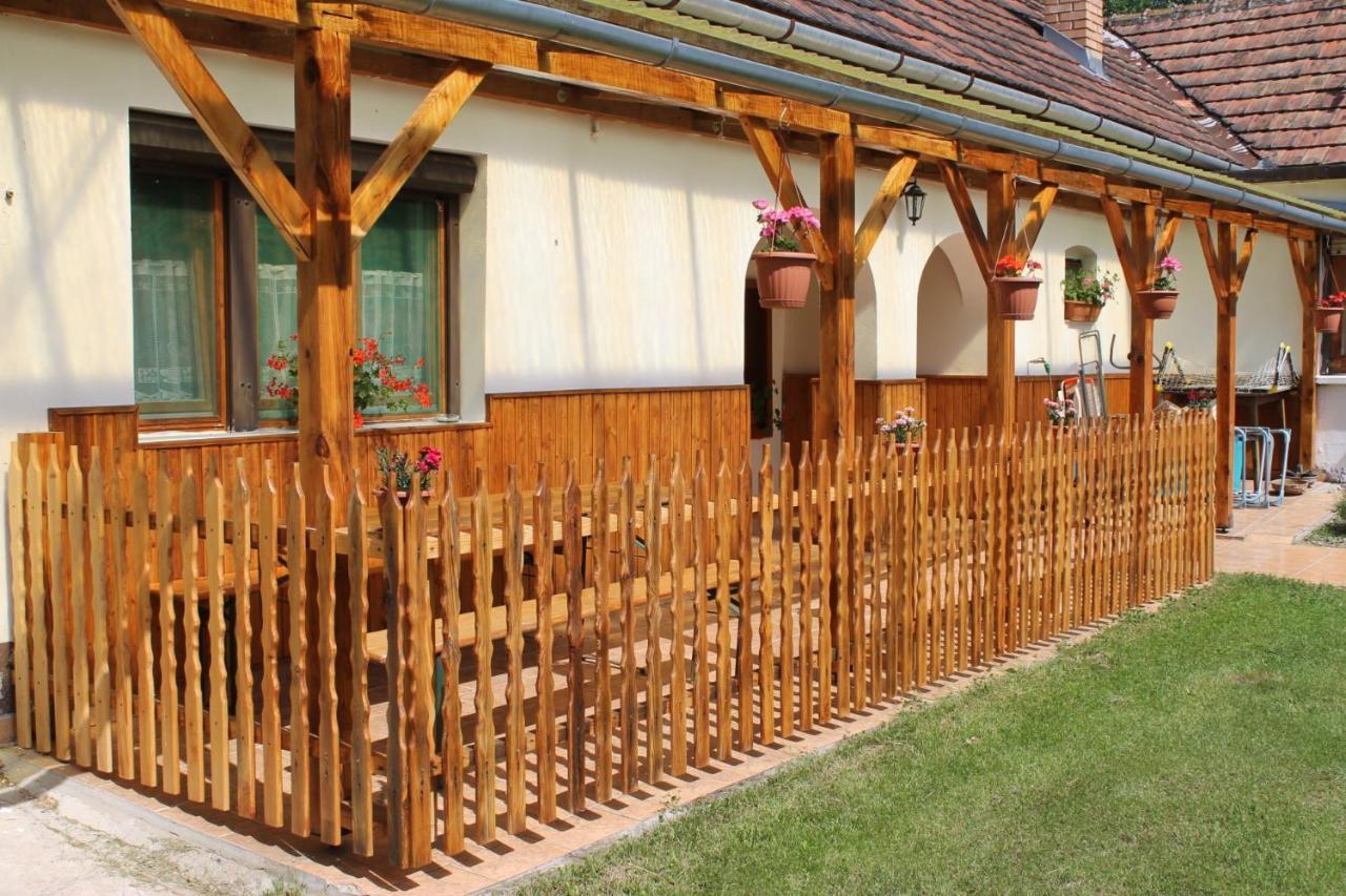Orban Porta Hotel Szalafo Luaran gambar